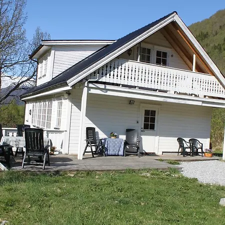 Eidsdal Camping Og Feriehus Extérieur photo