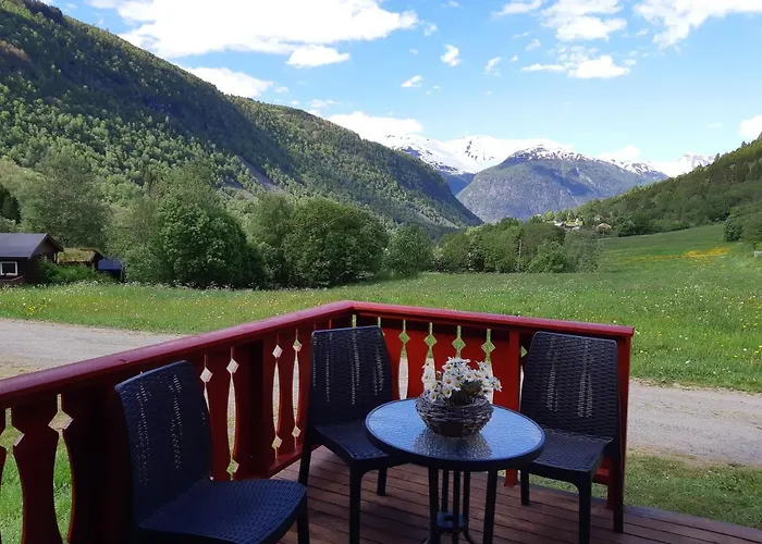Eidsdal Camping Og Feriehus